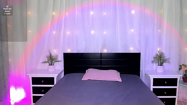 Evolet Bee online show from March 2026 12:30:02 PM