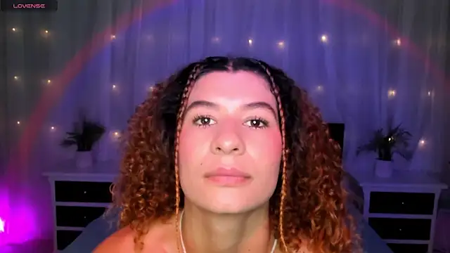 Evolet Bee online show from December 2025 11:35:01 AM