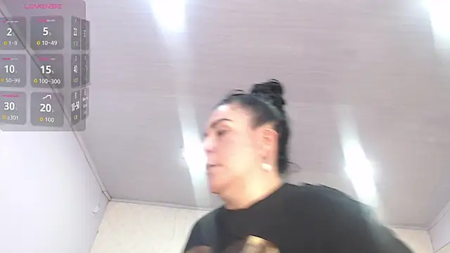 AriannaAdames online show from June 2026 04:24:01 PM