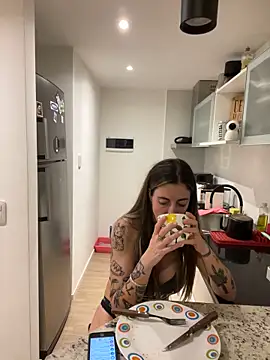 ferchule7 online show from November 2025 10:47:02 PM