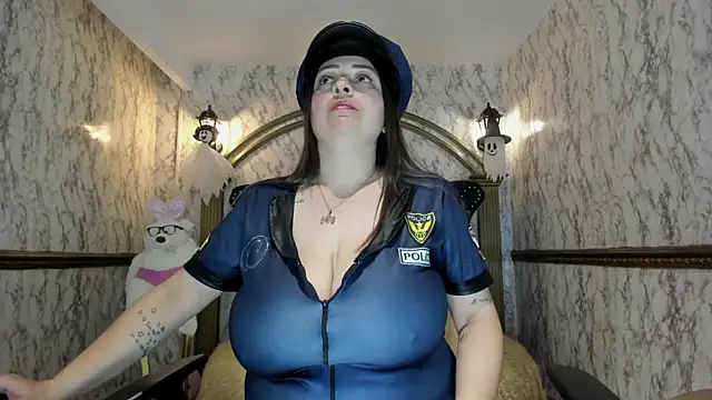 irenne wilsonn online show from October 2025 01:08:02 PM
