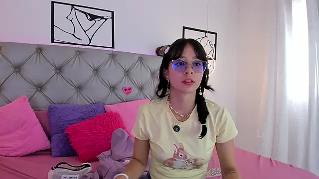 Naughty Couple83 online show from March 2026 05:35:01 PM