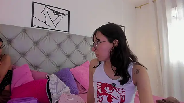 Naughty Couple83 online show from March 2026 03:46:01 PM