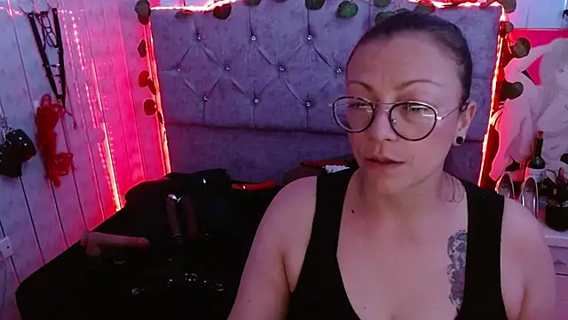 Snapshot of Susanahotsexxx chatting on November 2025 02:27:01 AM Susanahotsexxx online show from November 2025 02:27:01 AM