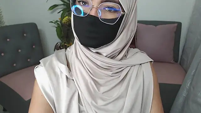 Snapshot of jade_nassar chatting on September 2025 07:53:02 PM jade nassar online show from September 2025 07:53:02 PM
