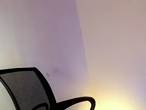 your hottest kim online show from March 2026 04:25:01 PM