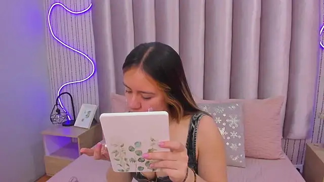 SamanthaPeachss online show from November 2025 12:09:01 PM