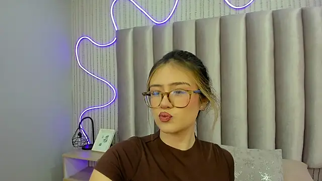 SamanthaPeachss online show from December 2025 12:39:01 PM