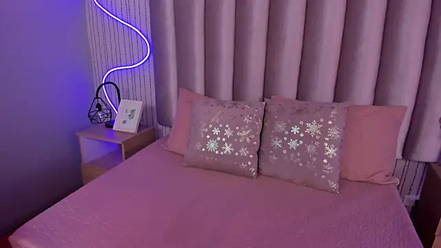 SamanthaPeachss online show from October 2025 12:04:02 PM