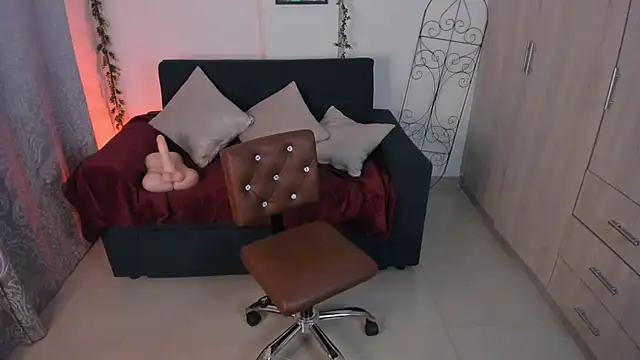 Snapshot of mishelkrave_ chatting on October 2025 12:22:01 AM mishelkrave  online show from October 2025 12:22:01 AM