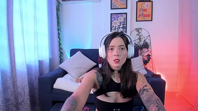 mishelkrave  online show from February 2026 06:18:02 PM