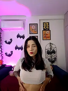 Snapshot of mishelkrave_ chatting on October 2025 10:20:02 PM mishelkrave  online show from October 2025 10:20:02 PM