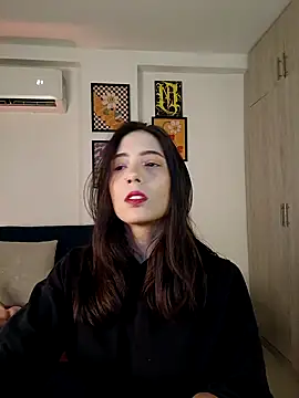 Snapshot of mishelkrave_ chatting on October 2025 11:18:02 PM mishelkrave  online show from October 2025 11:18:02 PM