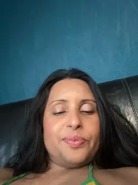 Angelaarayexx online show from April 2026 11:03:02 AM