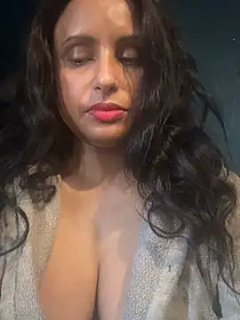 Angelaarayexx online show from February 2026 10:39:01 AM