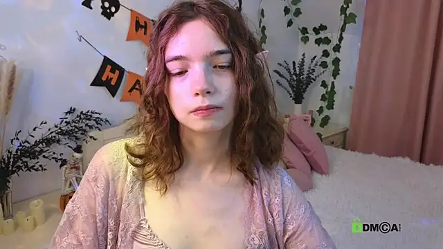 Snapshot of Evi_Brook chatting on October 2025 01:43:01 PM Evi Brook online show from October 2025 01:43:01 PM