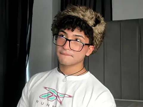 Valentin0 3 online show from October 2025 07:58:02 PM