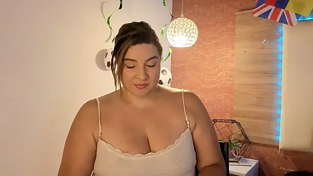 Snapshot of AgnesIvanova chatting on June 2026 06:17:01 PM AgnesIvanova online show from June 2026 06:17:01 PM