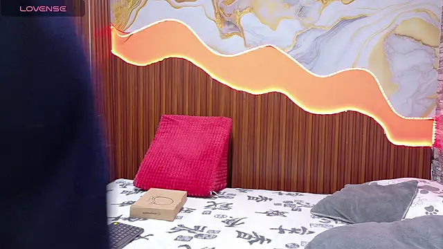 mabelineyesgreen303av online show from November 2025 01:45:01 AM