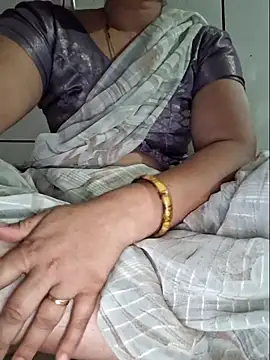 indianhotwife639 online show from April 2026 10:46:01 PM