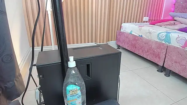 Mila grace  online show from November 2025 06:23:02 PM