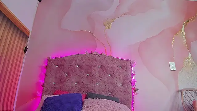 Mila grace  online show from February 2026 06:41:01 PM