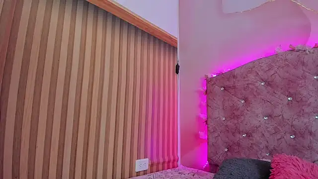 Mila grace  online show from April 2026 06:24:01 PM