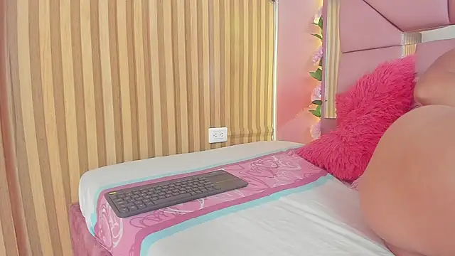 Snapshot of Mila_grace_ chatting on April 2026 06:31:02 PM Mila grace online show from April 2026 06:31:02 PM