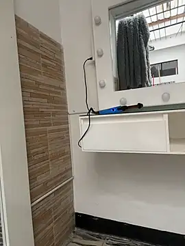 Snapshot of MaddyGray_ chatting on November 2025 06:08:02 PM MaddyGray online show from November 2025 06:08:02 PM