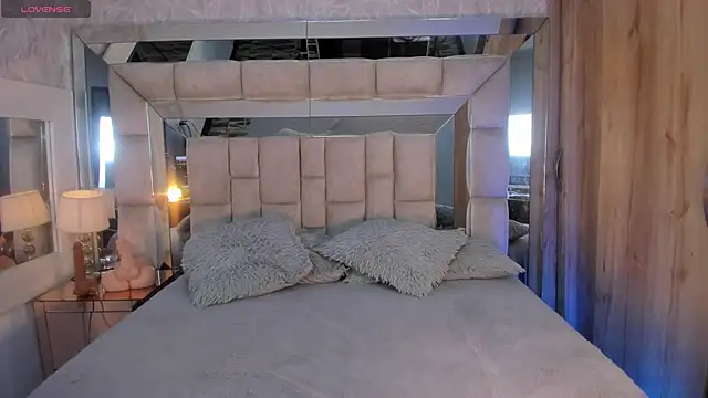 Snapshot of MaddyGray_ chatting on November 2025 11:04:01 AM MaddyGray online show from November 2025 11:04:01 AM