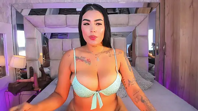 Snapshot of MaddyGray_ chatting on November 2025 07:13:02 PM MaddyGray online show from November 2025 07:13:02 PM