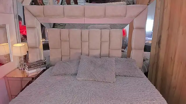 Snapshot of MaddyGray_ chatting on September 2025 06:13:01 PM MaddyGray online show from September 2025 06:13:01 PM