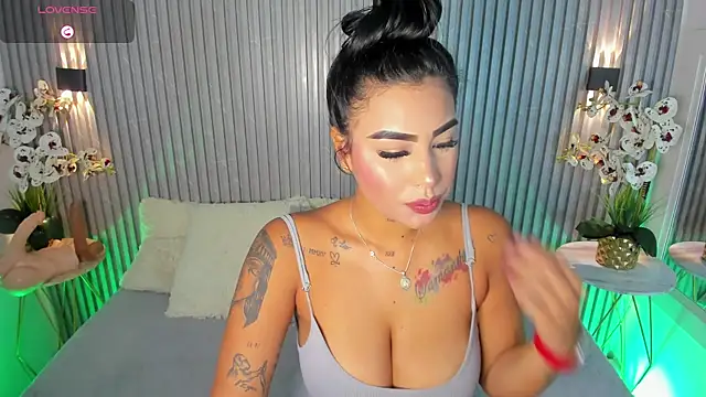 Snapshot of MaddyGray_ chatting on September 2025 04:14:02 PM MaddyGray online show from September 2025 04:14:02 PM