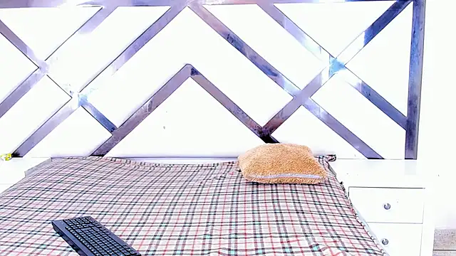 LadyandMaverick online show from December 2025 03:23:01 AM