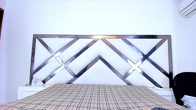 LadyandMaverick online show from October 2025 04:24:02 AM