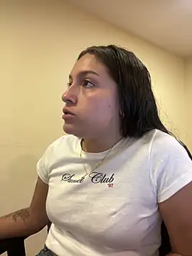 Alyha Cortes online show from April 2026 01:59:01 PM