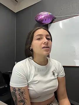 Alyha Cortes online show from February 2026 01:35:02 PM