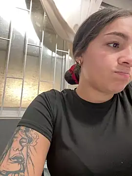 Alyha Cortes online show from February 2026 01:07:02 PM