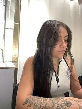 Snapshot of Alyha_Cortes chatting on October 2025 01:22:02 PM Alyha Cortes online show from October 2025 01:22:02 PM
