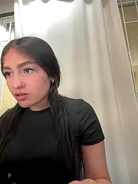 Snapshot of Alyha_Cortes chatting on October 2025 04:52:01 PM Alyha Cortes online show from October 2025 04:52:01 PM