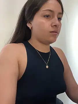 Alyha Cortes online show from November 2025 01:38:01 PM