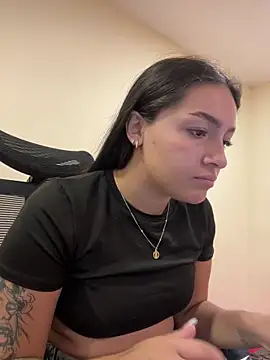 Alyha Cortes online show from April 2026 02:21:02 PM