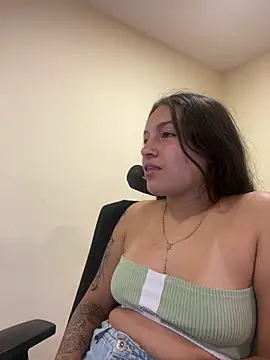 Alyha Cortes online show from April 2026 01:51:01 PM