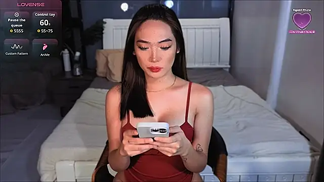 Madmoisellex online show from December 2025 06:51:01 PM