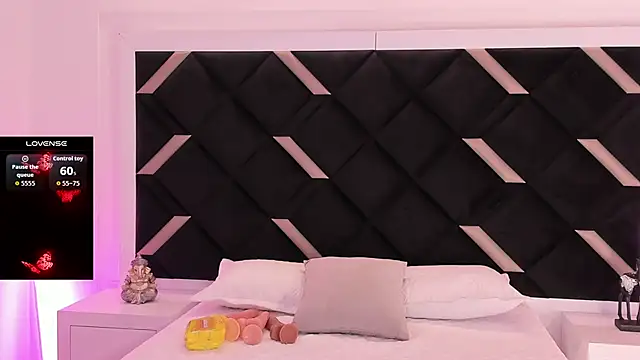 Snapshot of ValeskaZuev1 chatting on September 2025 06:58:02 PM ValeskaZuev1 online show from September 2025 06:58:02 PM