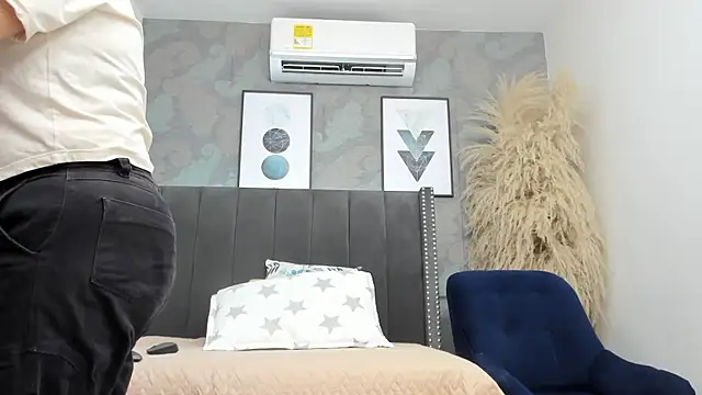 Milf loven  online show from December 2025 08:04:02 PM