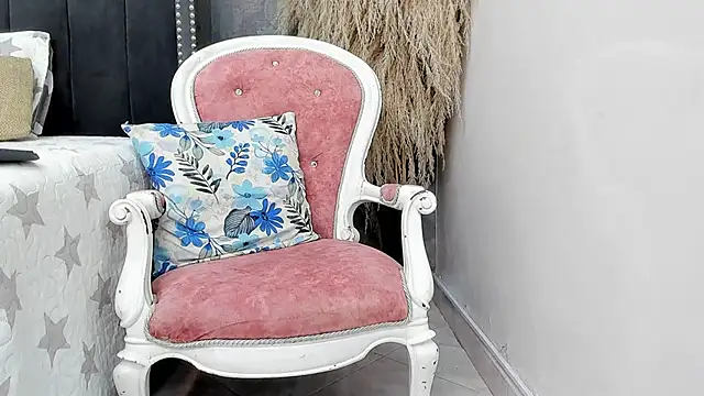 Milf loven  online show from February 2026 07:22:01 PM