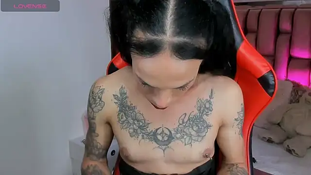 Snapshot of sara_slut21 chatting on March 2025 09:21:02 PM sara slut21 online show from March 2025 09:21:02 PM