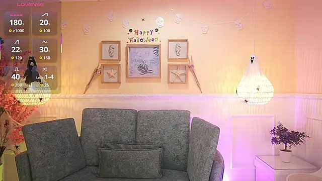 Snapshot of LoonaNyx chatting on October 2025 11:33:01 AM LoonaNyx online show from October 2025 11:33:01 AM