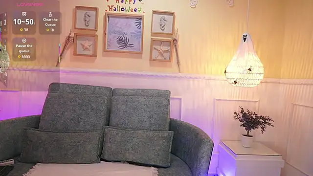 LoonaNyx online show from October 2025 11:33:02 AM